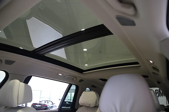 BMW X7 14 of 15