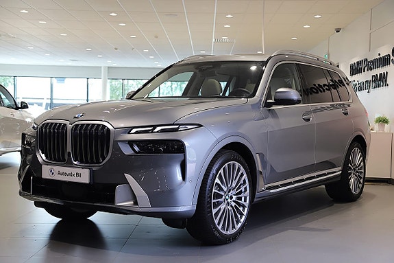 BMW X7 2 of 5
