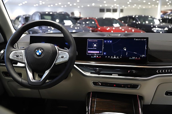 BMW X7 7 of 15