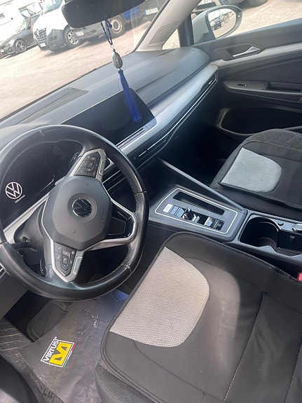 Volkswagen Golf VIII 4 of 5