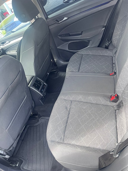 Volkswagen Golf VIII 5 of 5