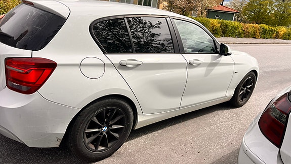 BMW 120d 4 of 5