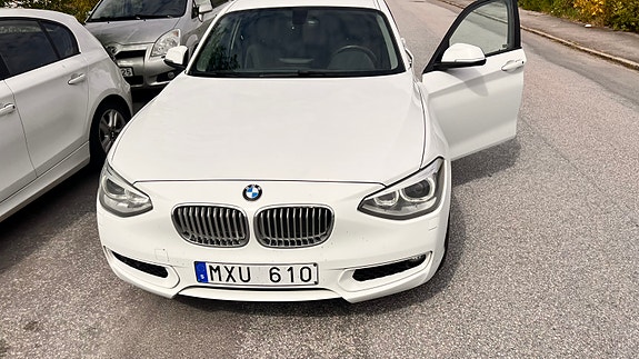 BMW 120d 2 of 5
