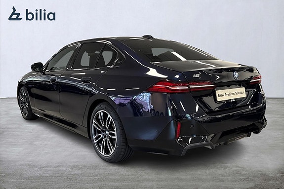 BMW i5 2 of 18
