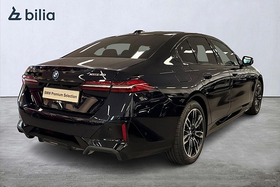 BMW i5 16 of 18