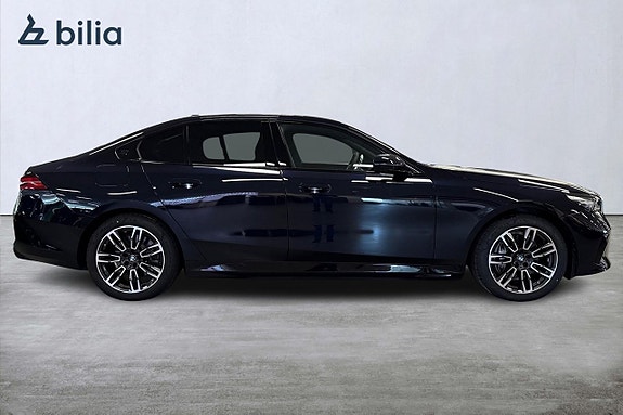 BMW i5 15 of 18