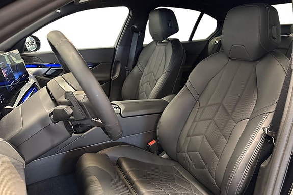 BMW i5 12 of 18