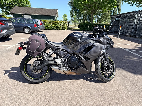 Kawasaki Ninja Z650 2 of 6