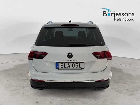 Volkswagen Tiguan 4 of 5