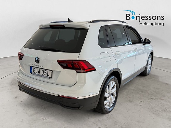 Volkswagen Tiguan 3 of 5