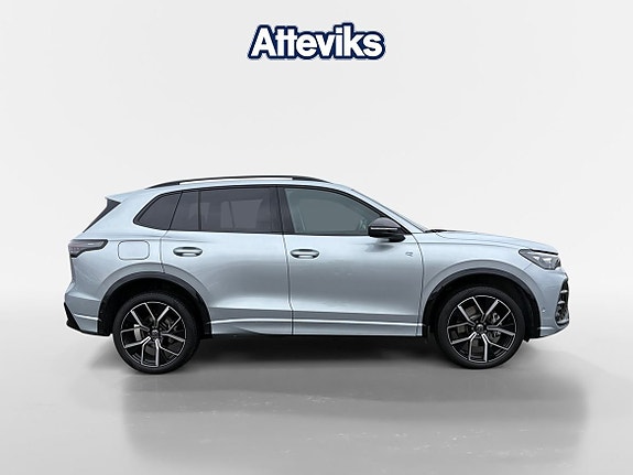 Volkswagen Tiguan 2 of 5