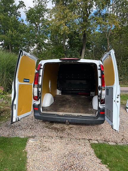 Mercedes-Benz Vito 109 2 of 5