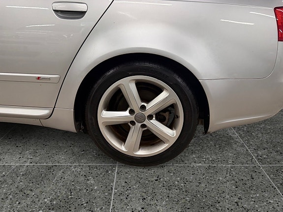 Audi A4 9 of 16
