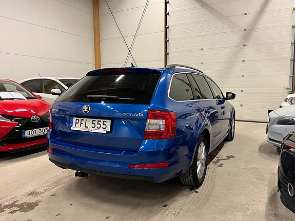 Skoda Octavia 3 of 5