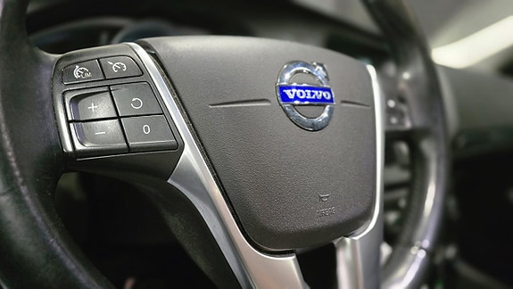 Volvo V40 21 of 27