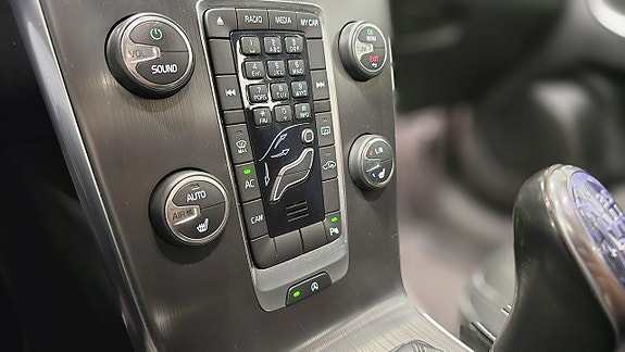 Volvo V40 16 of 27