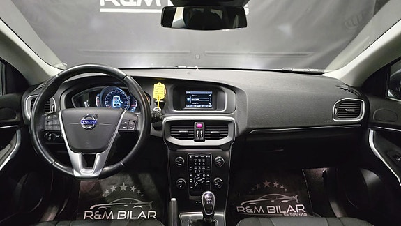 Volvo V40 9 of 27