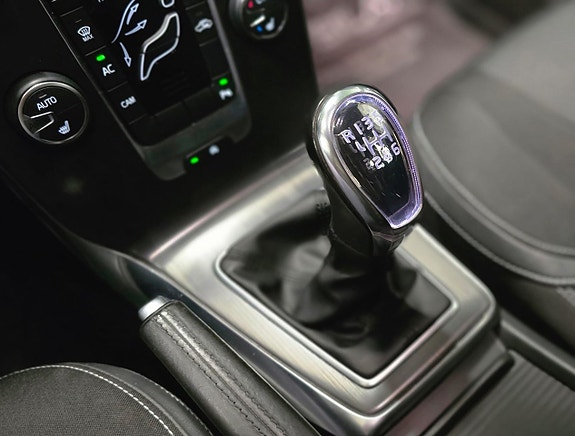Volvo V40 15 of 27
