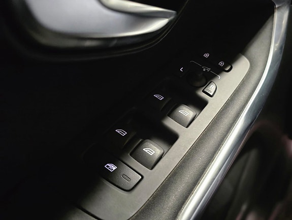 Volvo V40 25 of 27
