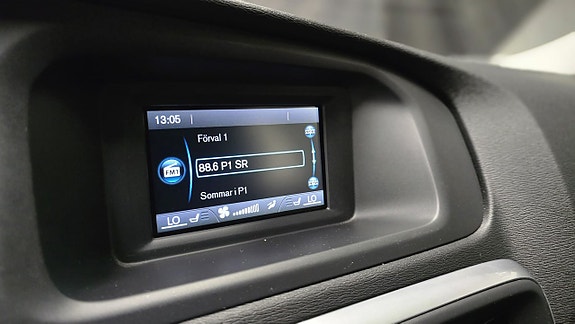 Volvo V40 17 of 27