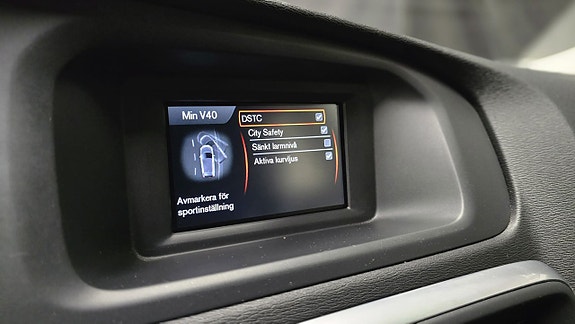 Volvo V40 18 of 27