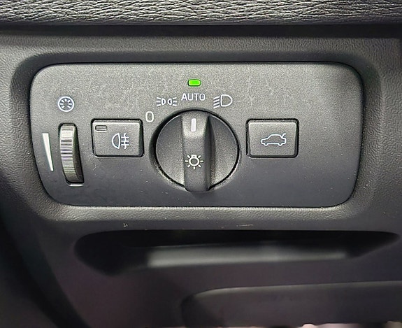 Volvo V40 24 of 27