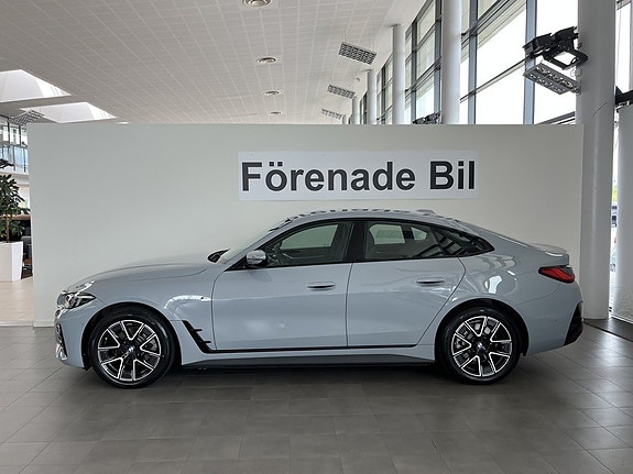 BMW i4 3 of 5