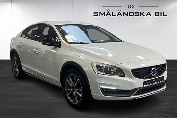 Volvo S60 Cross Country 2 of 5