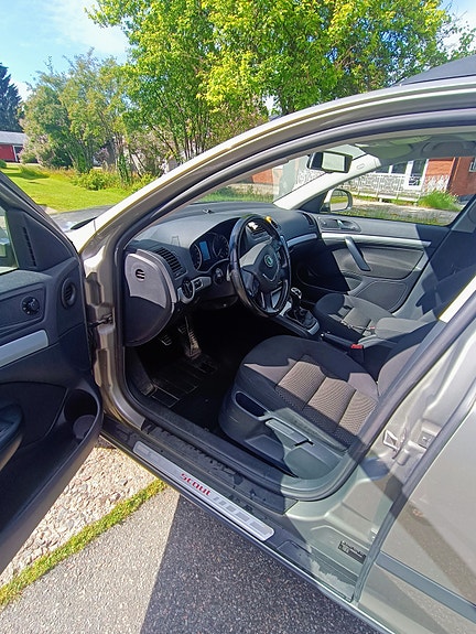 Skoda Octavia Scout 5 of 5