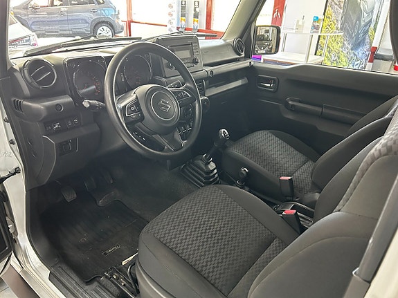 Suzuki Jimny 5 of 5