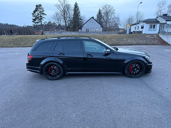 Mercedes-Benz C63 5 of 5