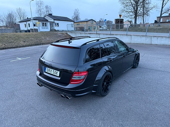 Mercedes-Benz C63 4 of 5