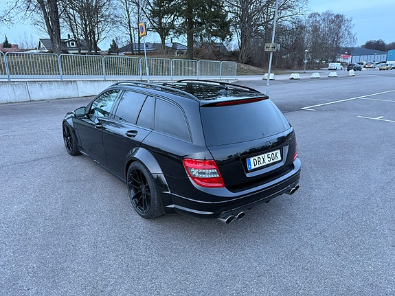 Mercedes-Benz C63 3 of 5
