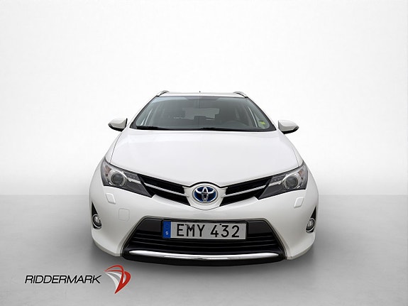 Toyota Auris 2 of 29