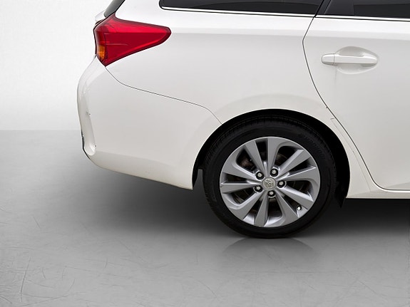 Toyota Auris 28 of 29