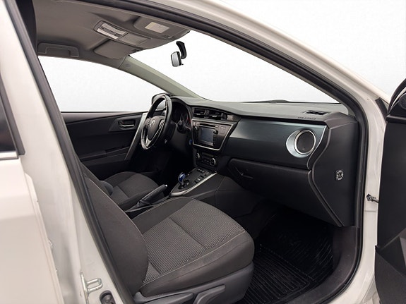 Toyota Auris 21 of 29