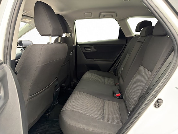 Toyota Auris 22 of 29