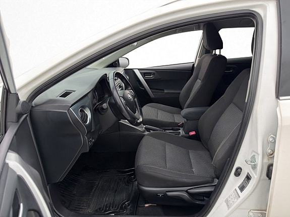 Toyota Auris 9 of 29