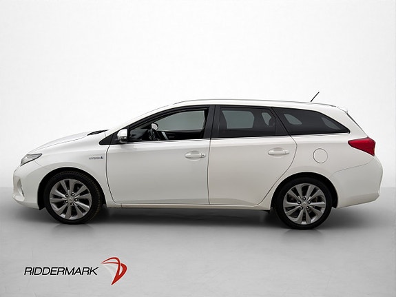 Toyota Auris 4 of 29