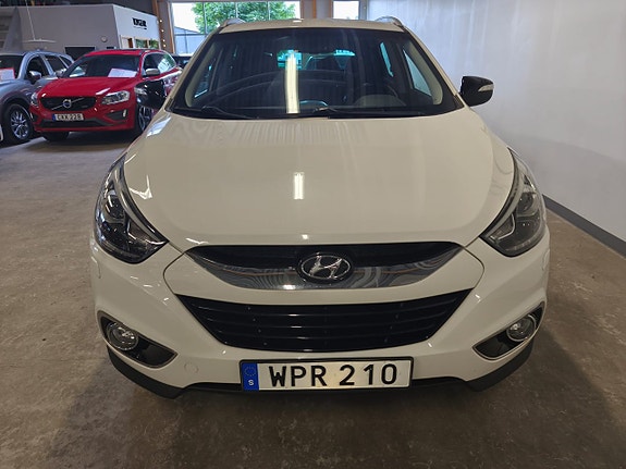 Hyundai ix35 2 of 5