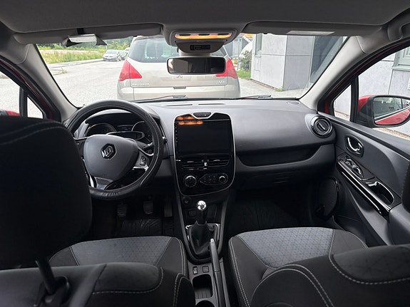 Renault Clio 13 of 16