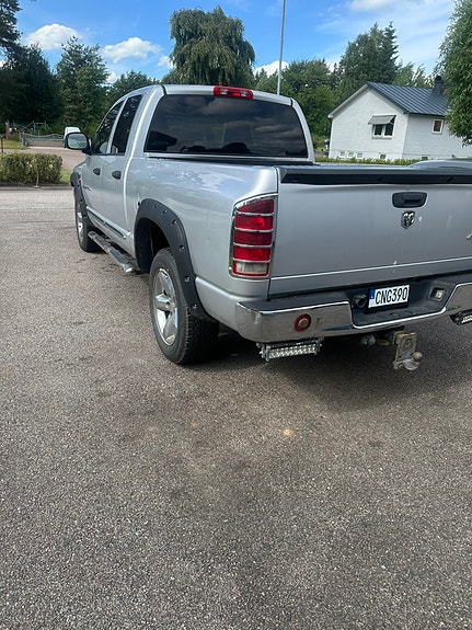 Dodge RAM 1500 4 of 5