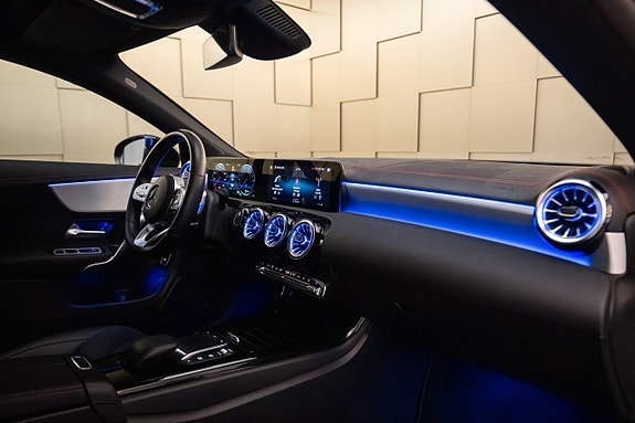 Mercedes-Benz CLA250 e 14 of 19