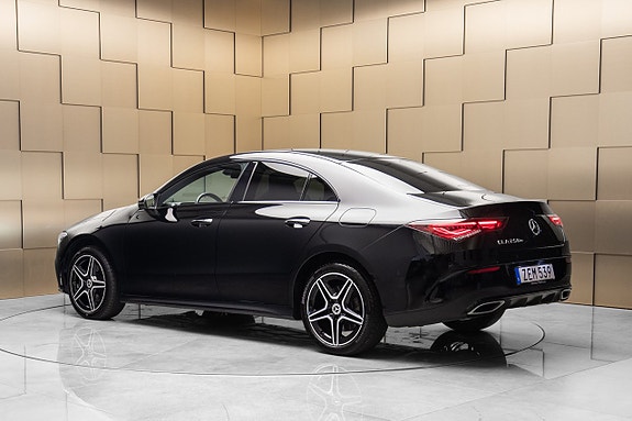 Mercedes-Benz CLA250 e 3 of 5