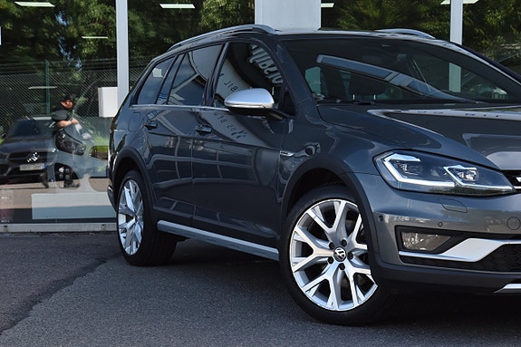 Volkswagen Golf Alltrack 4 of 5