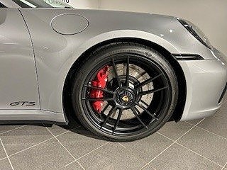 Porsche 911 Carrera GTS 3 of 5