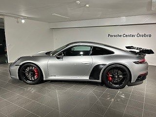 Porsche 911 Carrera GTS 6 of 8