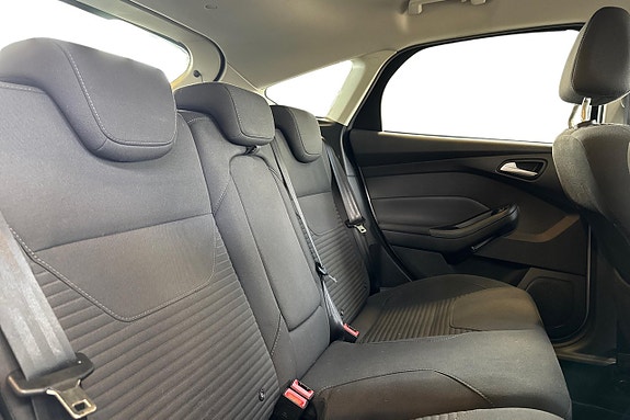 Ford Focus 12 of 25