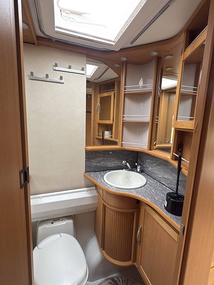 Kabe trailer Kabe Safir GLE KS , King Size & Vattenburen värme, AC 10 of 20