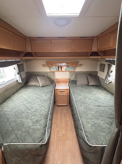 Kabe trailer Kabe Safir GLE KS , King Size & Vattenburen värme, AC 9 of 20